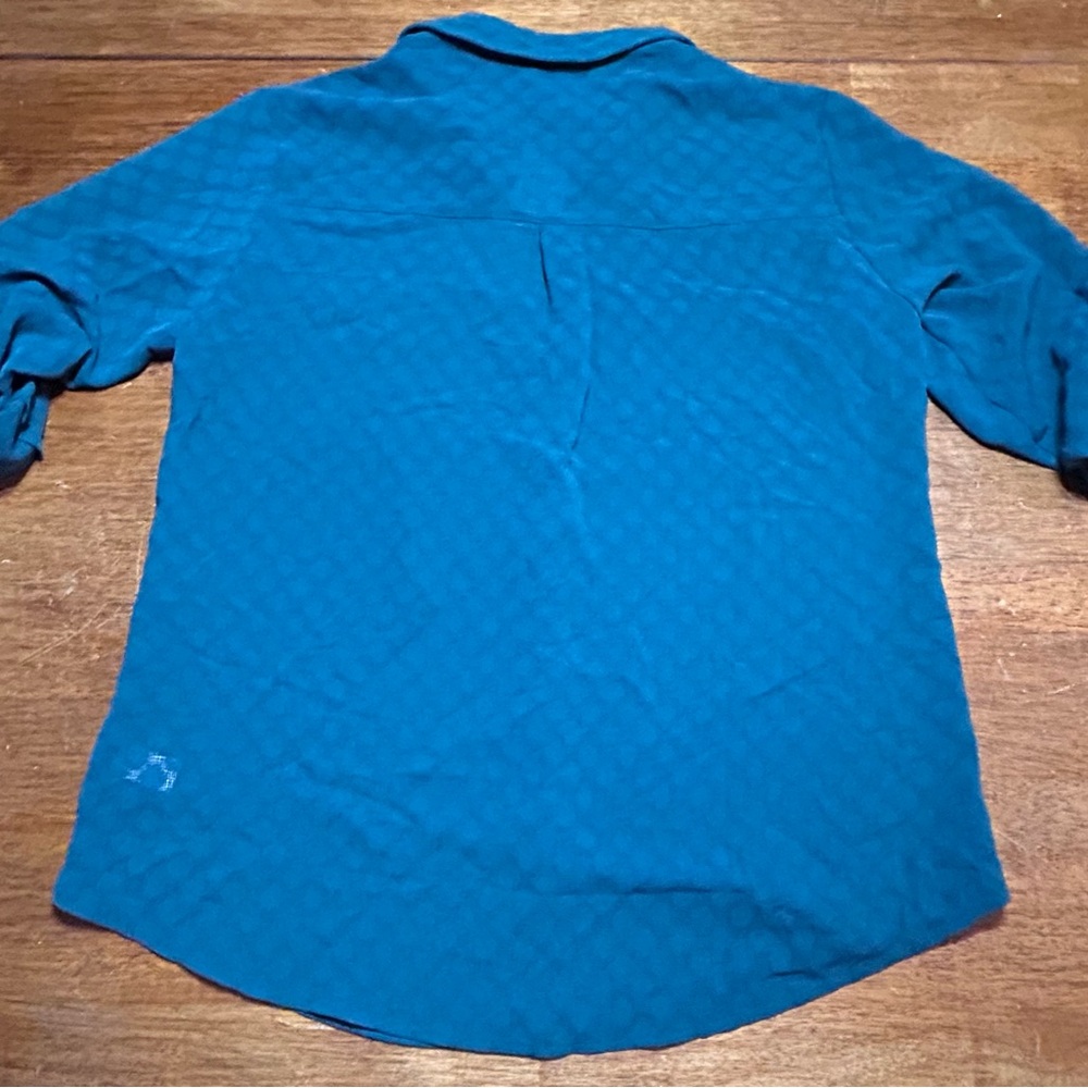 Express Slim Fit Portofino Blouse - Picture 3 of 6